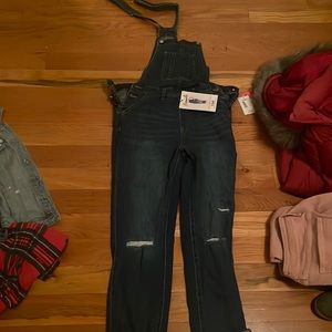 Women’s overalls curvy fit.
